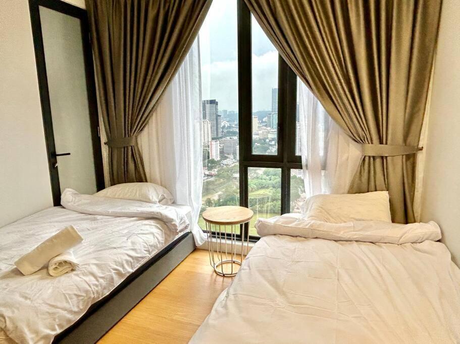 Kl 31st Floor Klcc View * Kuala Lumpur
